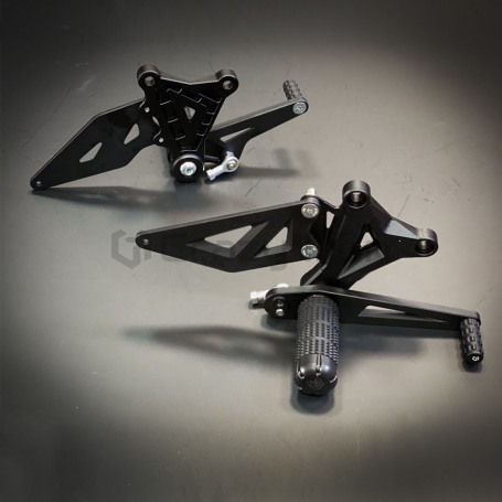 Комплект подножек для станта STUNT KAWASAKI ZX-6R `09-`18; ZX-6R 636 `13-, черный CRAZY IRON (фото 3, фотография 3)