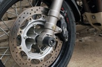 Слайдеры в ось переднего колеса YAMAHA XT660X, XT660R CRAZY IRON